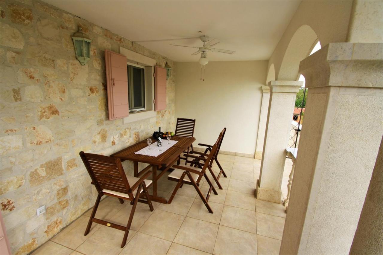 Apartment Marija Kaštelir Exterior foto